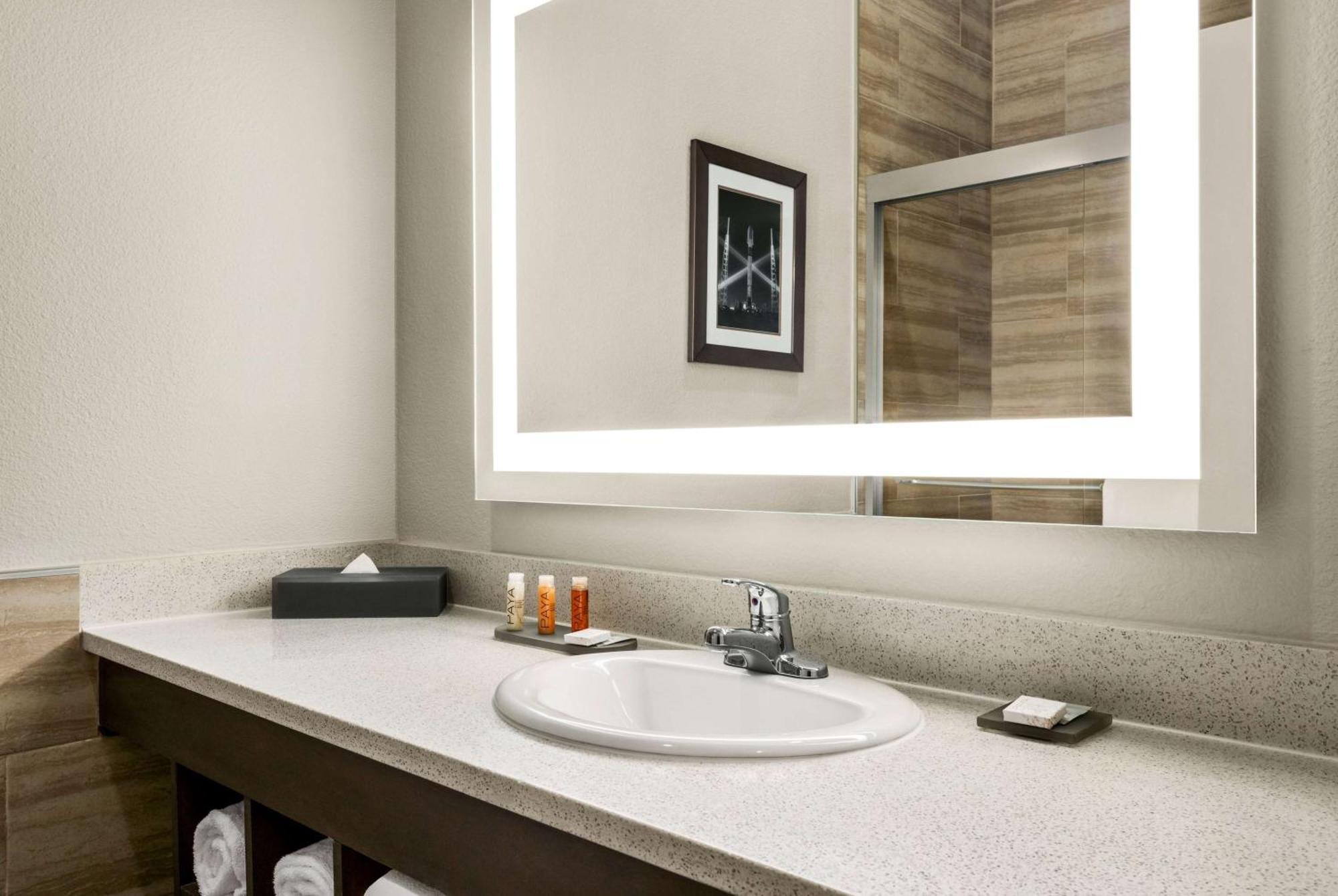 La Quinta By Wyndham Brownsville North Exterior photo
